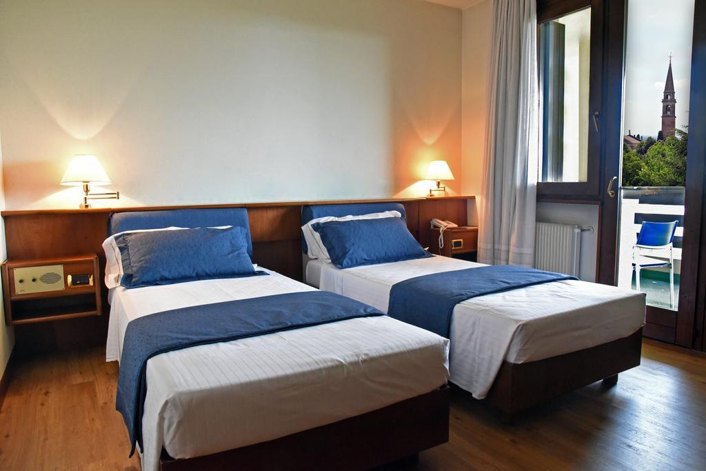 מונטבלונה Hotel Bellavista מראה חיצוני תמונה