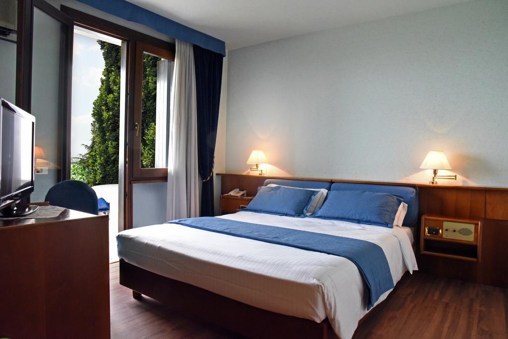 מונטבלונה Hotel Bellavista מראה חיצוני תמונה